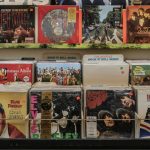 Il vinile è tornato: perché oggi tutti vogliono di nuovo il giradischi